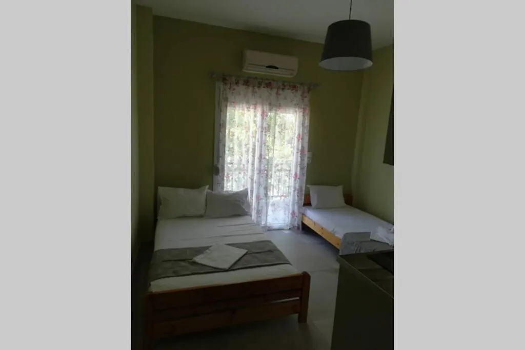 Alma Libre Luxury Apartment 3 Nikiti